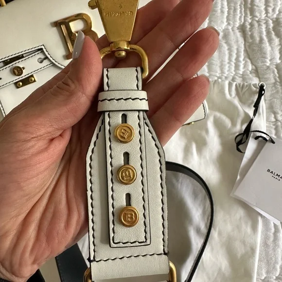 Balmain, white leather off shoulder or Crossbody bag. - Picture 12 of 16